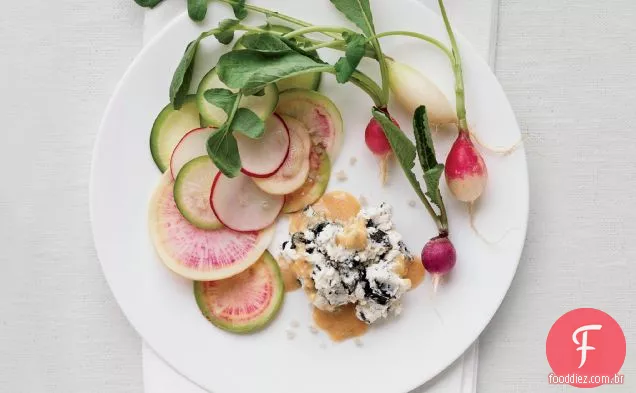 Rabanetes de verão com Chèvre, Nori e sal defumado