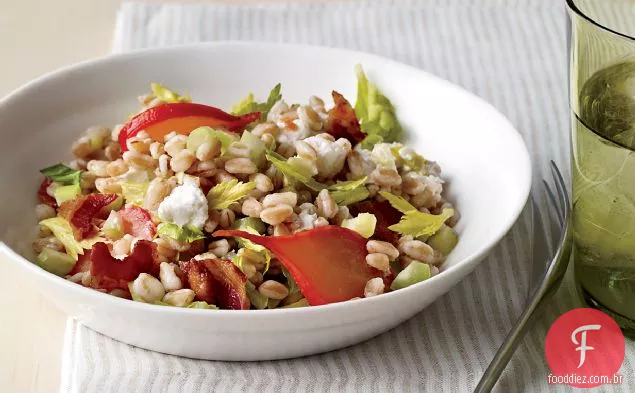 Salada Farro quente com rabanetes refogados