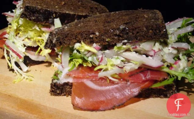 Speck, Frisée, Cebola, Manteiga De Rabanete
