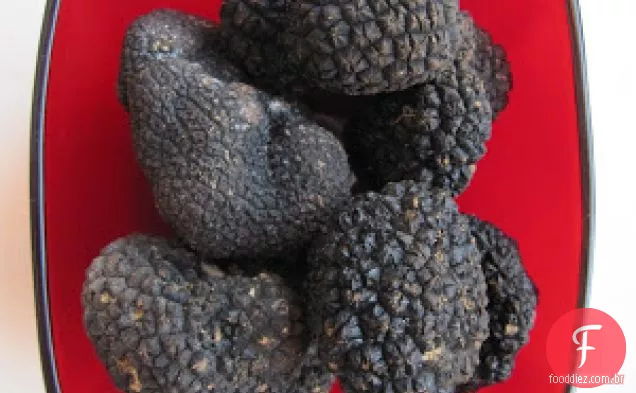 Tartinas Com Rabanetes E Manteiga De Trufas