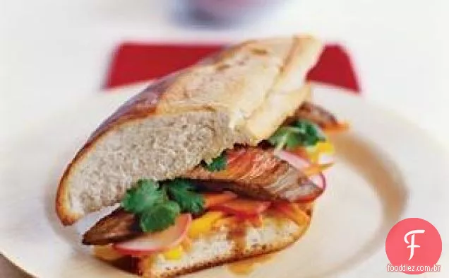 Sanduíche De Bife Vietnamita