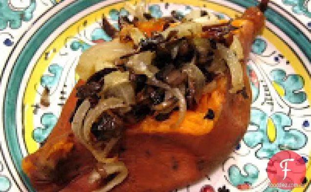 Batatas Doces Assadas Com Chalotas Salteadas, Alho E Cogumelos
