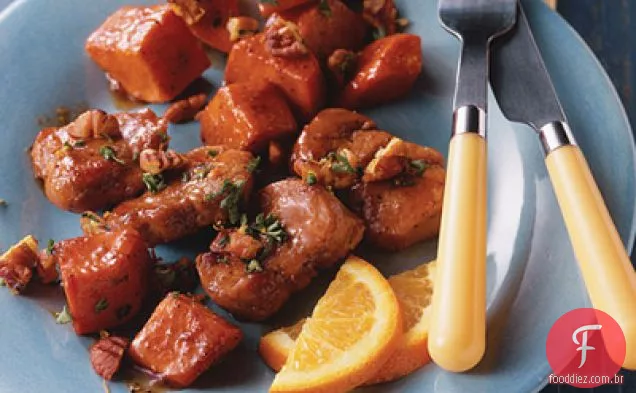 Carne De Porco De Bordo E Batata-Doce Com Cobertura De Noz-Pecã Torrada
