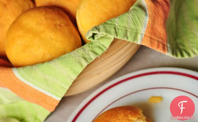 Rolos de jantar de batata doce sem amassar