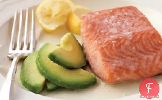 Salmão Cozido No Vapor Com Abacate
