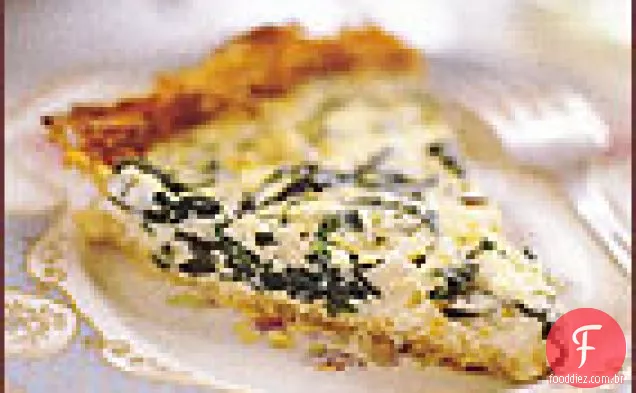 Escarole Torta com batata doce Hash crosta marrom