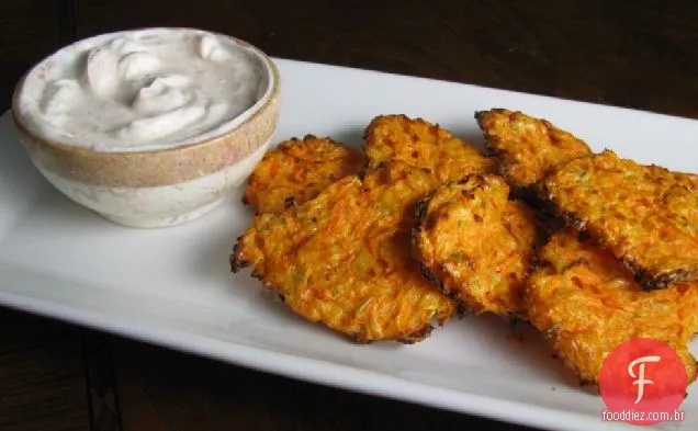 Batatas Fritas De Batata Doce De Queijo Com Molho De Iogurte Esfumaçado