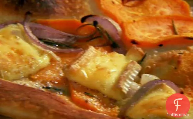 Batatas doces e pão achatado Brie