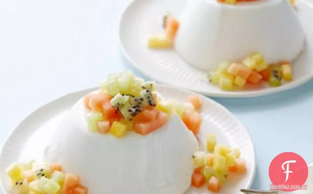 Coco Panna Cotta com frutas tropicais