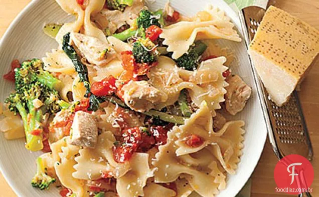 Frango Parmesão com laços