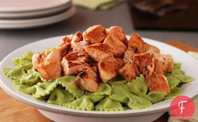 Laços Cremosos De Poblano Com Salmão