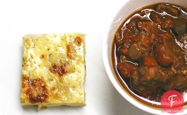 Ensopado De Carne Com Páprica Doce E Quente De Trieste