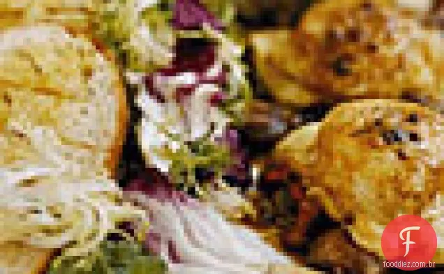 Crottins assados com cogumelos salteados