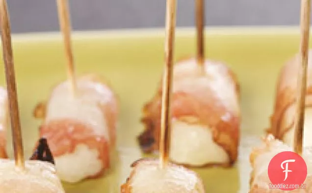 Castanhas de água embrulhadas em Bacon