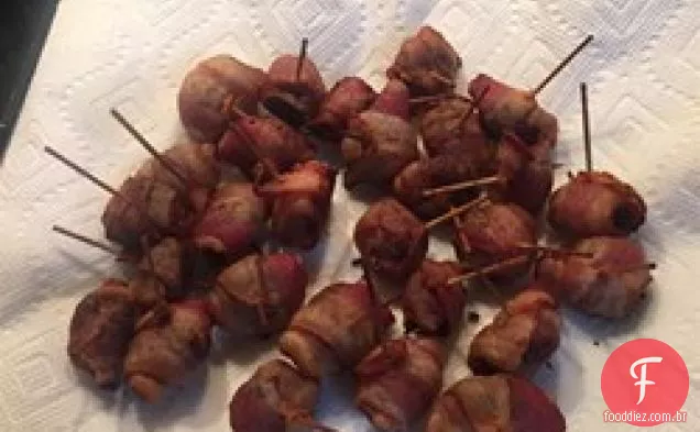 Castanhas de água embrulhadas em Bacon