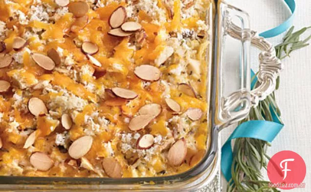 Caçarola de arroz de frango e selvagem