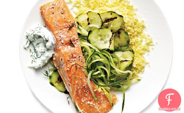Salmão Sous Vide com pepinos