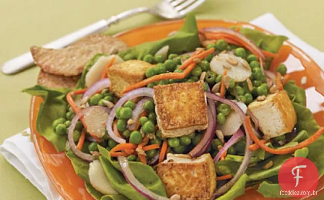 Salada de ervilha, cenoura e Tofu