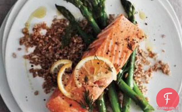 Salmão Assado Com Limão Com Receita De Aspargos E Bulgur