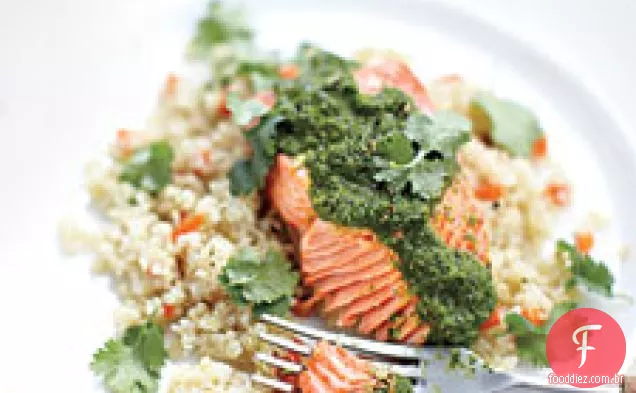 Salmão Marroquino Cozido No Vapor Com Quinoa E Cenoura