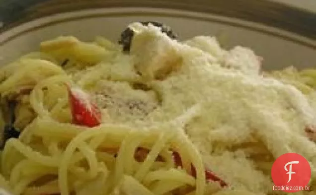 Macarrão Angel Hair com pimentão e frango