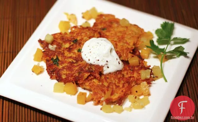 Bolos De Batata Doce Com Manga-Chutney de abacaxi