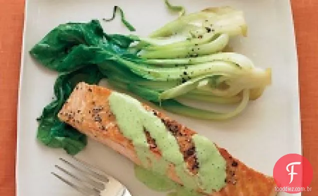 Salmão Com Molho De Wasabi E Baby Bok Choy