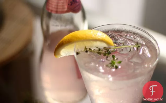 Limonada Rosa E Tomilho Sparkler