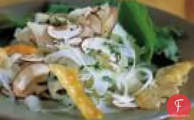 Cogumelos E Erva-Doce Com Batatas Fritas Parmesão