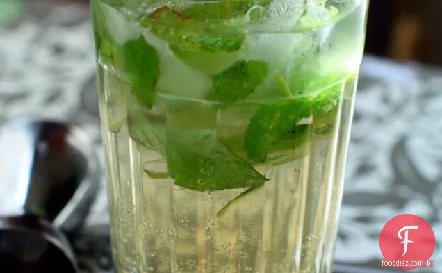 Thai Basil & Mint Mojito