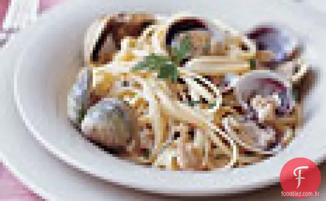 Linguine Com Amêijoas E Ervas Frescas
