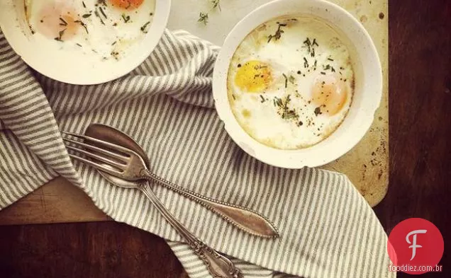 Ovos cozidos com ervas {oeufs En Cocotte}