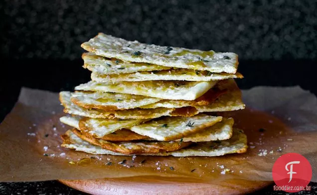 Pão Achatado Com Mel, Tomilho E Sal Marinho