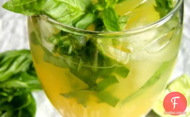 Abacaxi Manjericão Cocktail