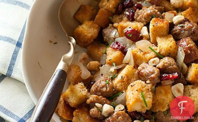 Recheio De Salsicha E Sálvia Com Cranberries Secas E Torrado Ha