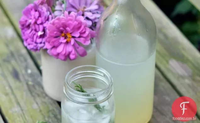 Espumante Rosemary Limeade
