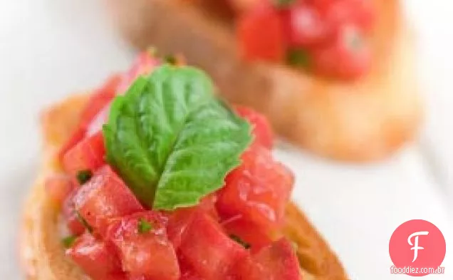 Bruschetta Com Tomate E Manjericão