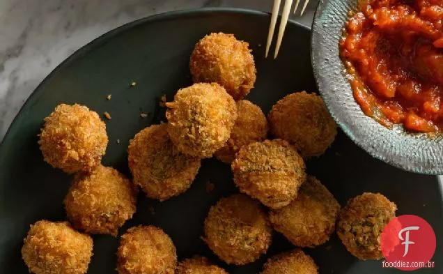 Almôndegas Fritas De Ricota E Sálvia