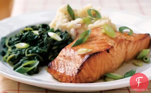 Salmão cítrico com verduras Garlicky