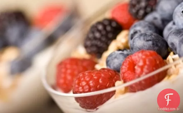 Berry Creamy Quinoa Parfait
