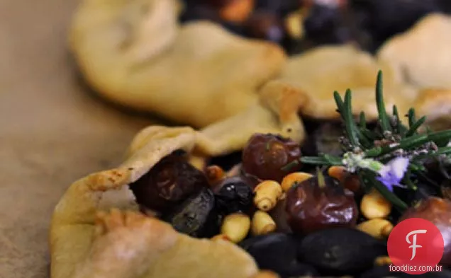 Queijo De Cabra E Galetas De Uva