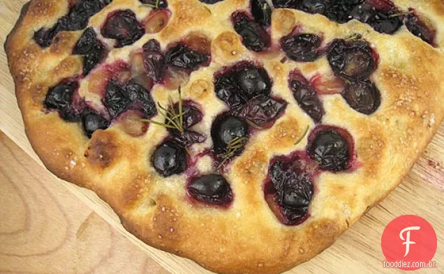 Focaccia De Uva Com Alecrim