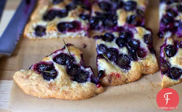 Focaccia De Uva Com Alecrim