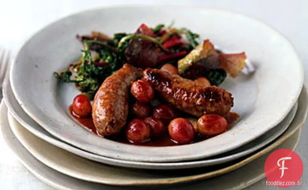 Salsicha italiana com uvas vermelhas