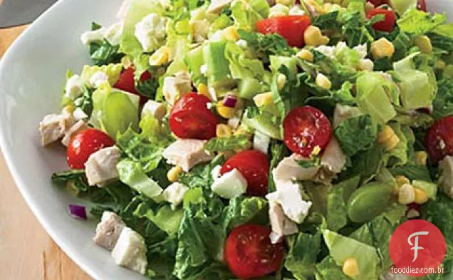 Salada picada com uvas e hortelã