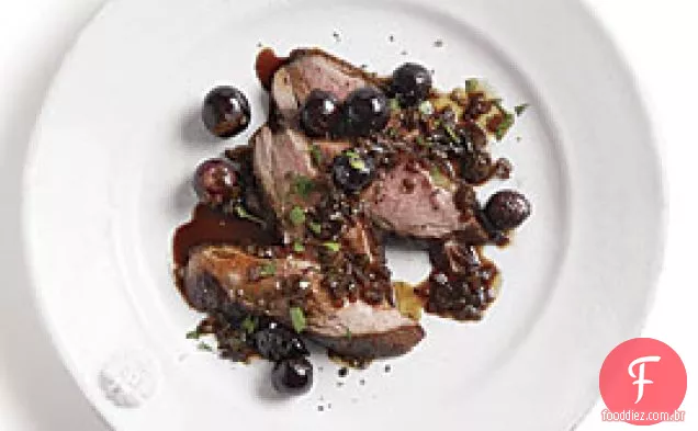 Peito De Pato Com Saba E Uvas