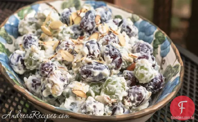 Salada De Uva Cremosa Com Amêndoas