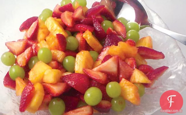 Tequila E Salada De Frutas Com Limão