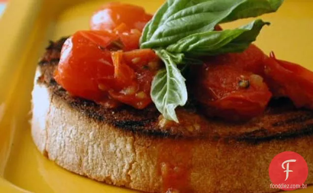 Bruschetta com tomates quentes