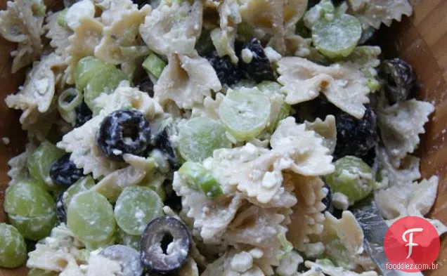 Salada De Macarrão Com Queijo Azul E Azeitona